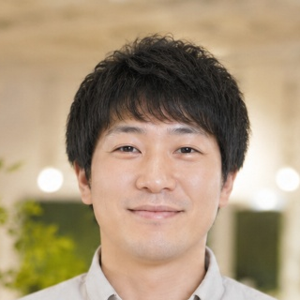 笑顔の男性