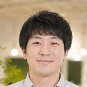 笑顔の男性
